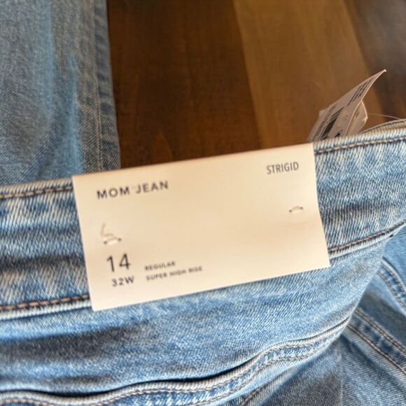 AMERICAN EAGLE MOM JEAN NWT - Picture 3 of 7